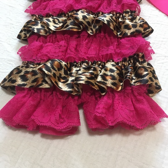 12-18m (6/$20) Summery Romper Thing - Picture 2 of 9